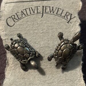 Creative Jewelry Sterling Silver Turtle earrings